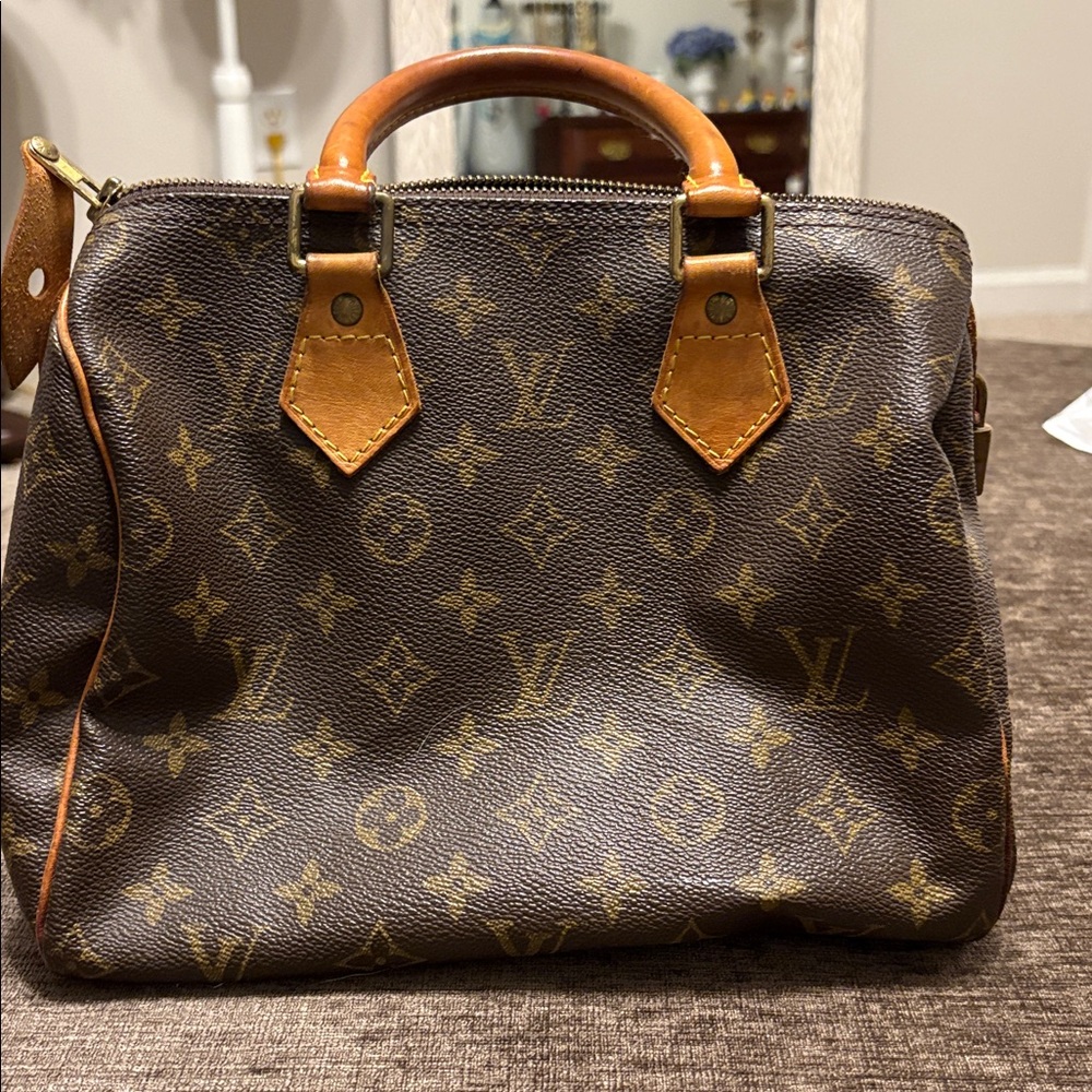 Authentic  Louis Vuitton Speedy 25 - Picture 13 of 15